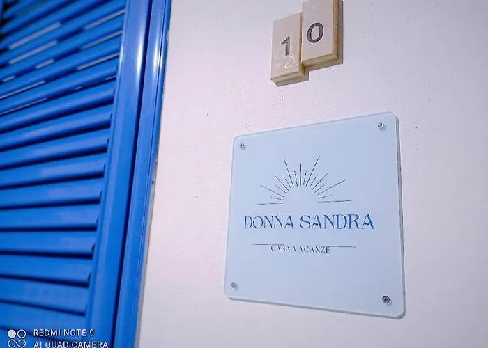 Donna Sandra *